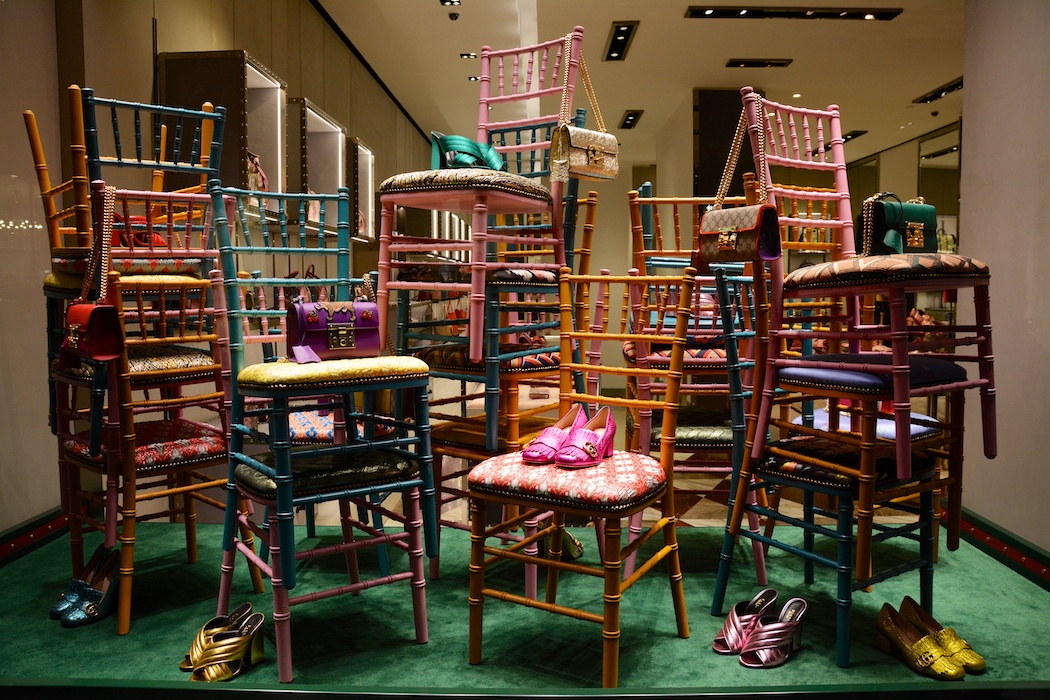 Stühle rücken bei Gucci/Mailand